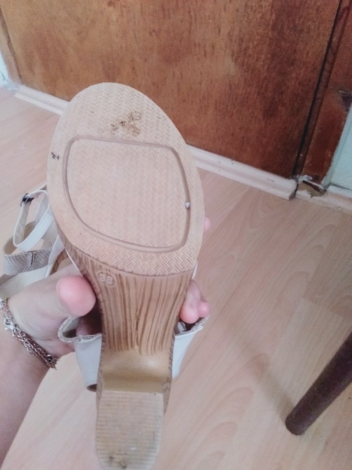 Beyaz Kadın Dolgu Topuklu Sandalet - Görsel 4