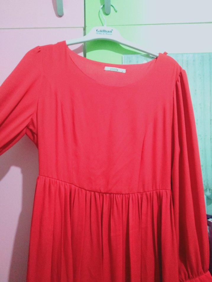 Kırmızı V Yakalı Midi Elbise - Görsel 3