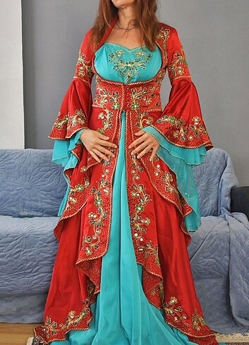 Kına elbisesi-kırmızı kaftan ve elbise