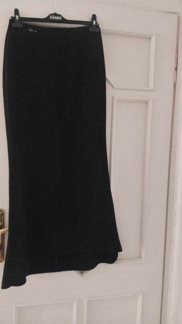 Siyah Drapeli Uzun Dar Kesim Etek - Görsel 2