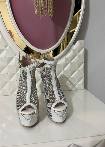 Beyaz Dantel Detaylı Platform Topuklu Kadın Ayakkabı - Görsel 2