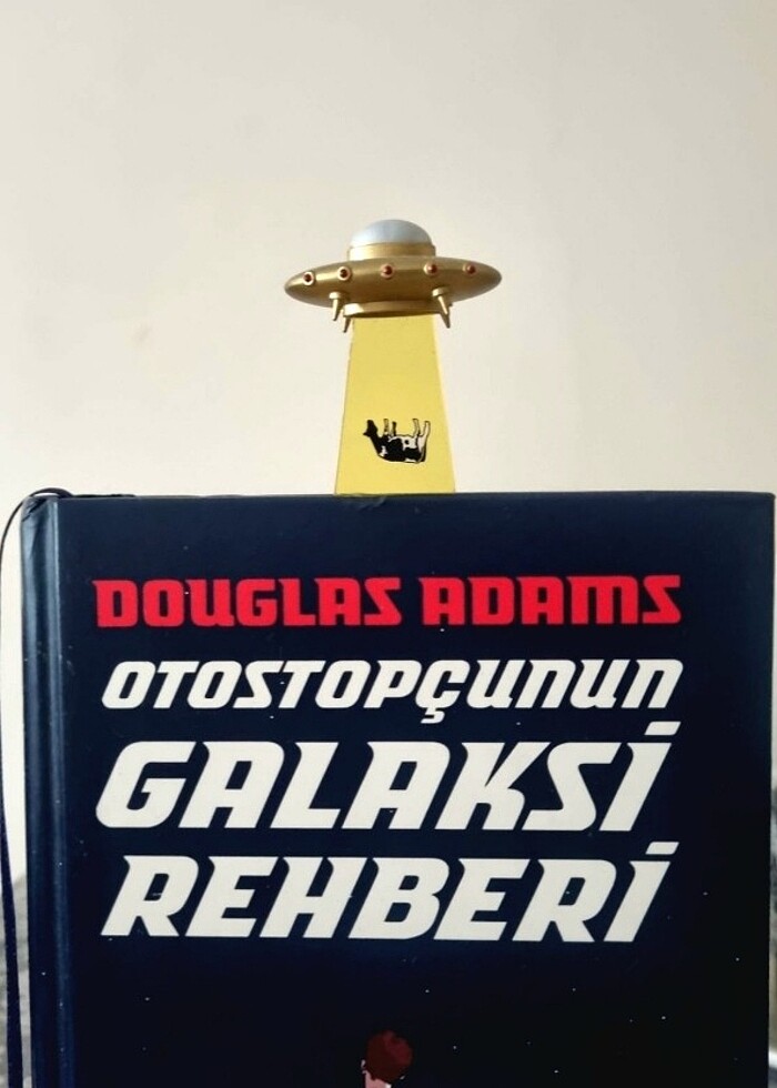 Otostopçunun Galaksi Rehberi 5 kitap bir arada Tek cilt - Özel A - Görsel 2