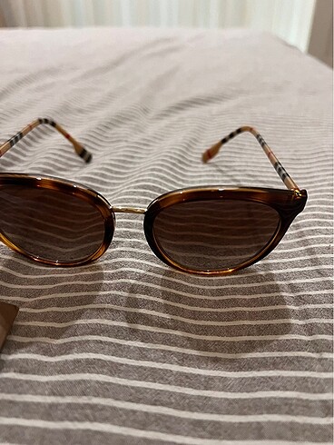 Burberry güneş gözlüğü