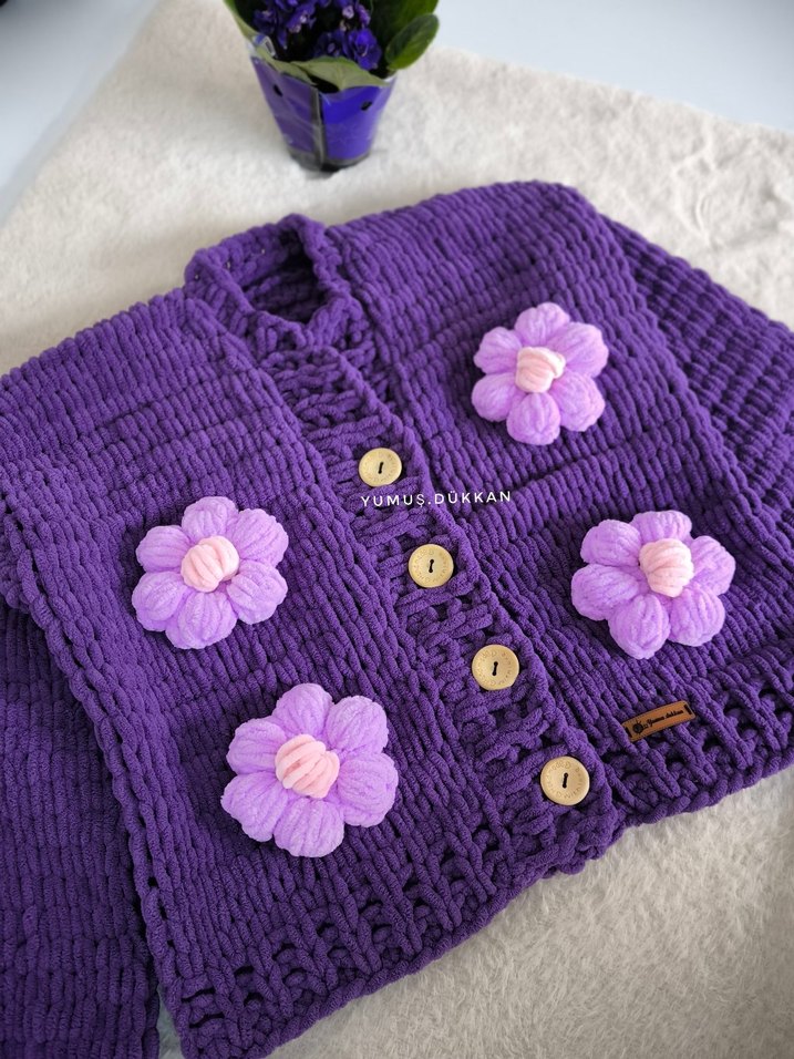 Kız Çocuk Mor Nakışlı Örgü Hırka - Görsel 2