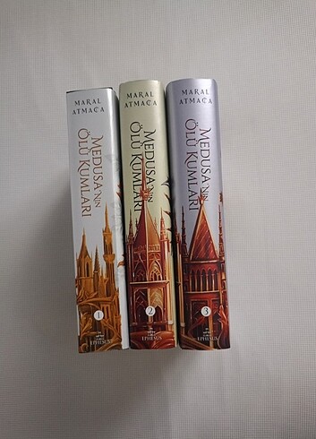 Medusanın ölü kumları 3 kitap 