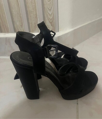 Topuklu ayakkabı - Görsel 2