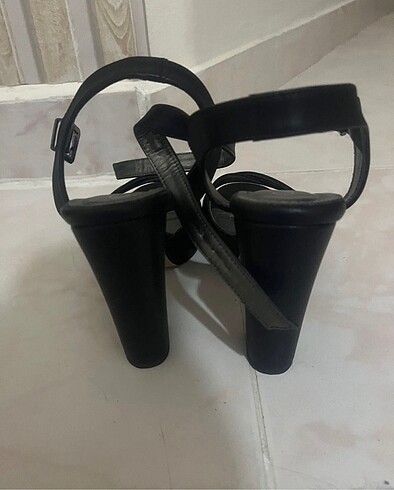 Topuklu ayakkabı - Görsel 4