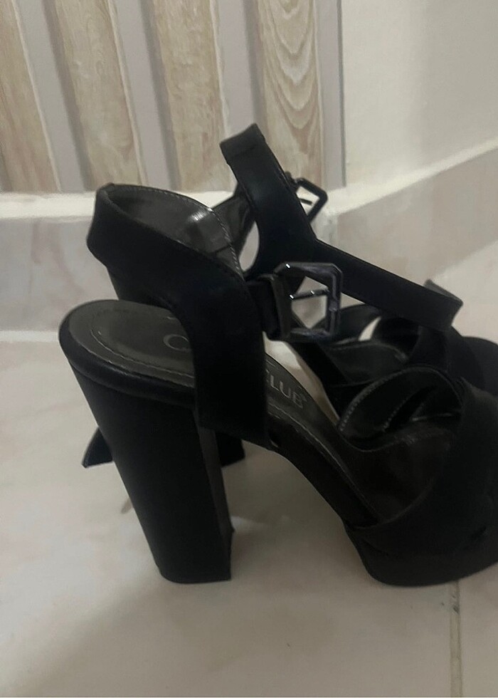 Topuklu ayakkabı - Görsel 2