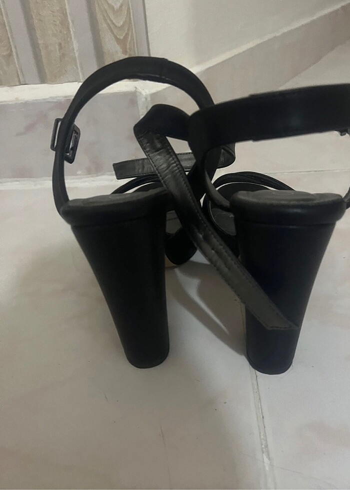 Topuklu ayakkabı - Görsel 4