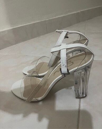 Topuklu ayakkabı - Görsel 2