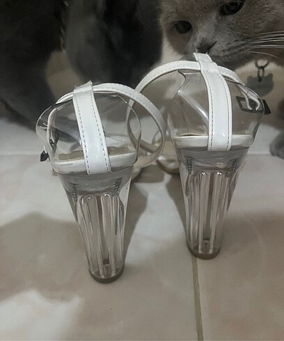 Topuklu ayakkabı - Görsel 4