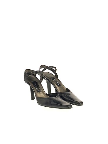 Gucci Gucci Stiletto %70 İndirimli.