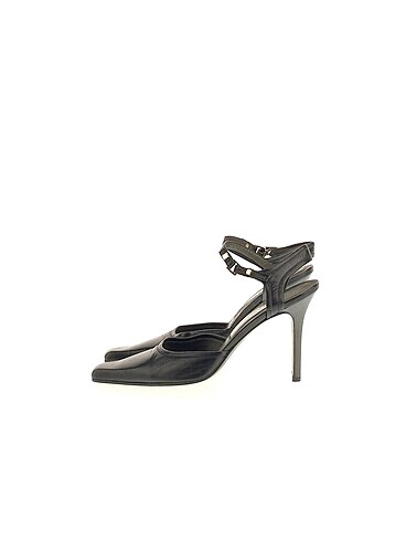 Gucci Stiletto %70 İndirimli.