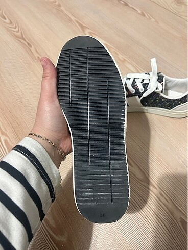 36 Beden Elle Kadın Spor Ayakkabı