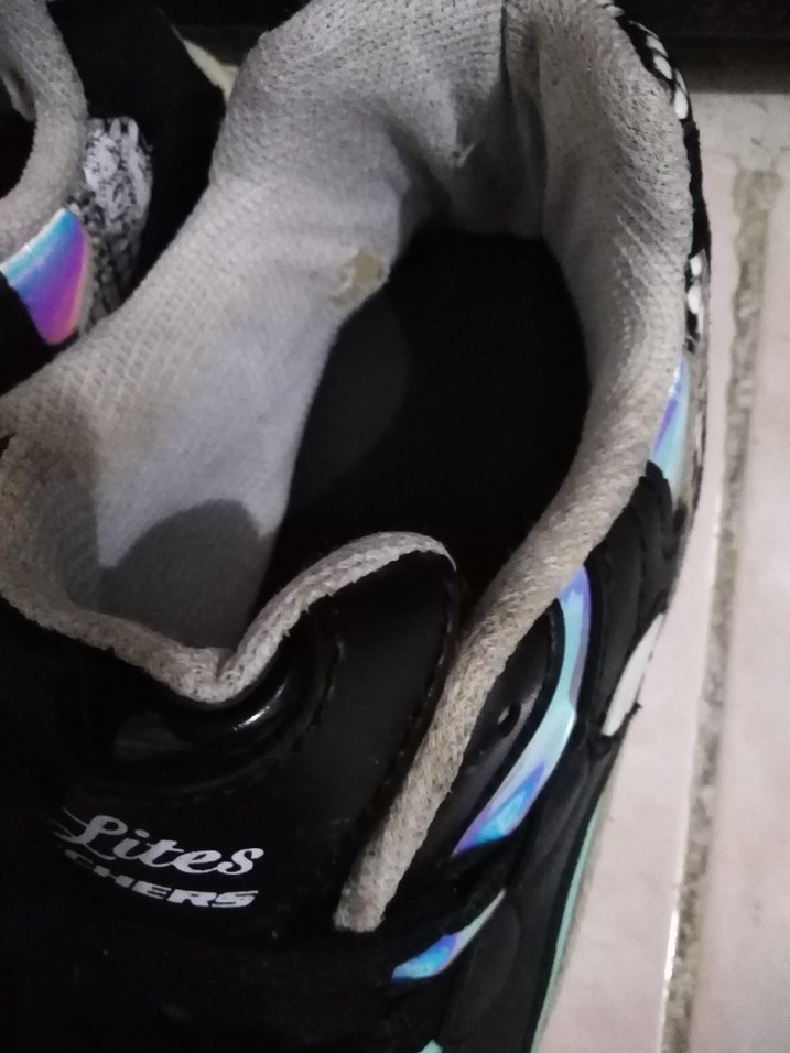 Yılan Desenli Siyah Spor Ayakkabısı - Görsel 3