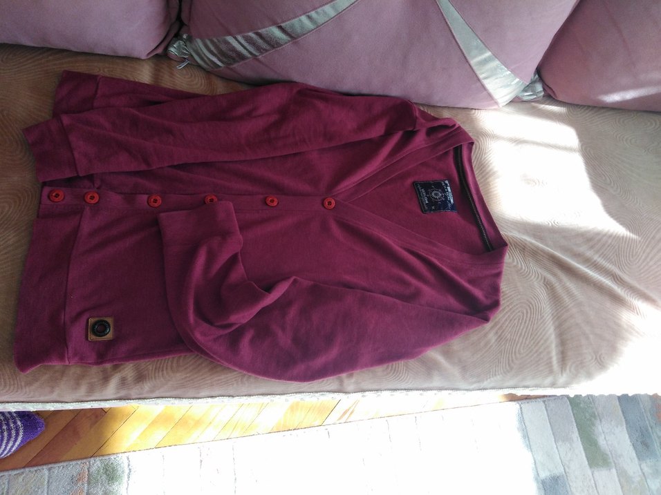 Bordo Düğmeli Kadın Hırka - Görsel 3