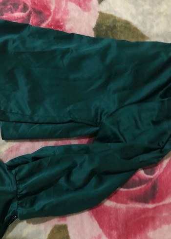 Yeşil Saten Fırfırlı Uzun Kollu gömlek - Görsel 2