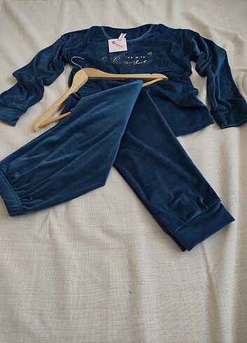 Diğer Pijamoni Kadife Pijama Takımı