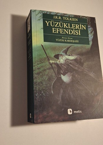 J.R.R. Tolkien - Yüzüklerin Efendisi 1. Kitap