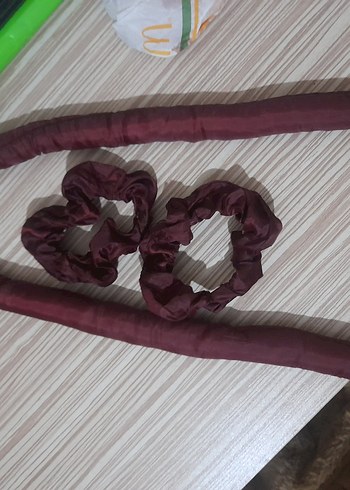 Bordo Saten saç sosisi
