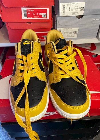 Nike Dunk low retro goldenrod