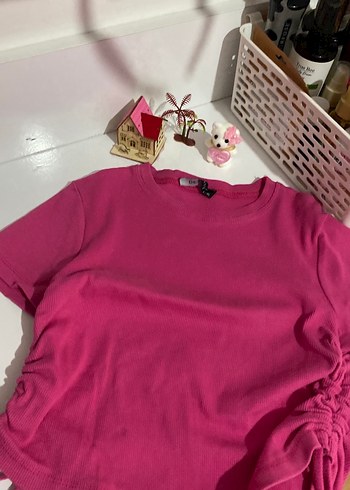 Pembe Kısa Kollu Fırfırlı Tişört