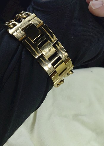 Zincir Detaylı Altın Renk Kadın Saati - Görsel 5