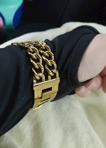 Zincir Detaylı Altın Renk Kadın Saati - Görsel 2