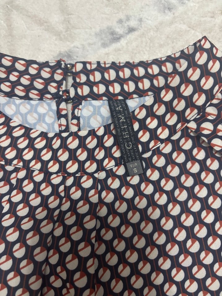 Kadın Kolsuz Piliseli Gri Midi Bluz - Görsel 2