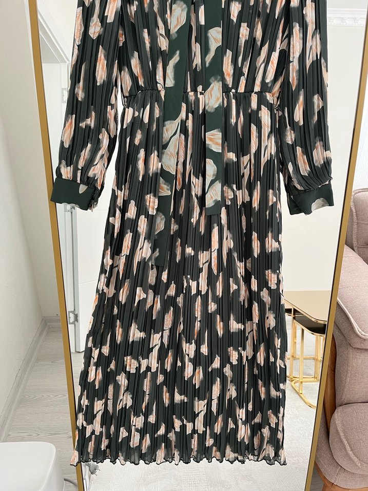 Gri Desenli Pileli Uzun Kadın Elbise - Görsel 2