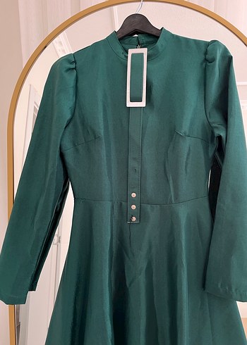 Klasik Kesim Yeşil Uzun Kadın Elbise - Görsel 4