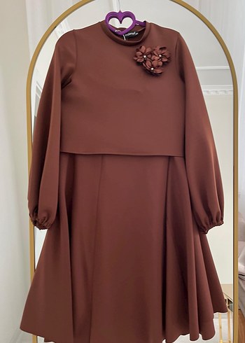 Düğmeli Çiçek Detaylı Kahverengi takım Kadın Bluz ve Etek - Görsel 3