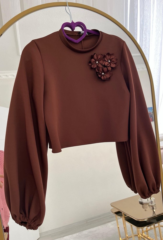 Düğmeli Çiçek Detaylı Kahverengi takım Kadın Bluz ve Etek - Görsel 2
