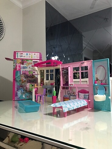 Barbie evi