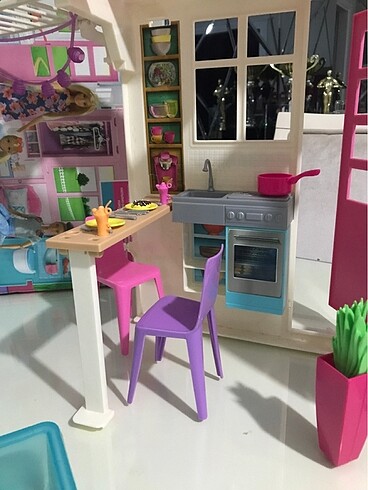  Beden Barbie evi