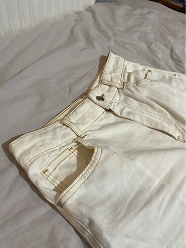 Krem renk jean/pantolon gold ip işlemeli çok şık