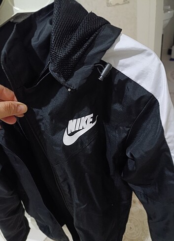 Nike Yağmurluk 