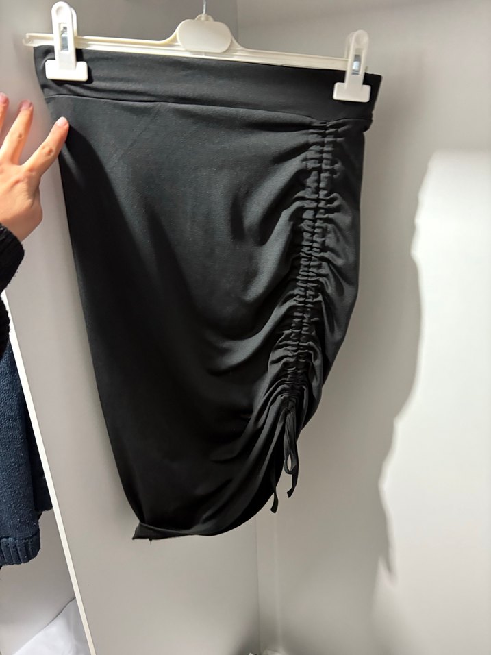 Siyah Drapeli Uzun Kadın Etek - Görsel 2