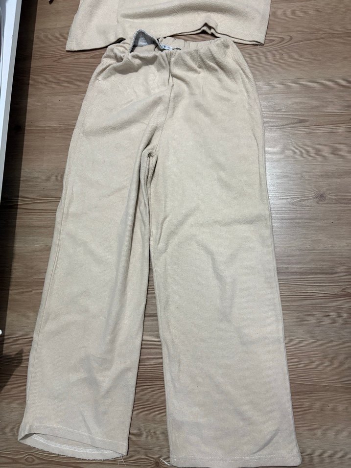 Bej Yüksek Yaka Kadın Eşofman Takımı - Görsel 3