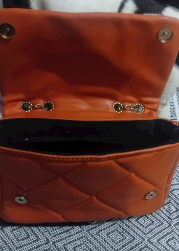 Zincir Detaylı Parlak Kahverengi Deri Çanta - Görsel 2