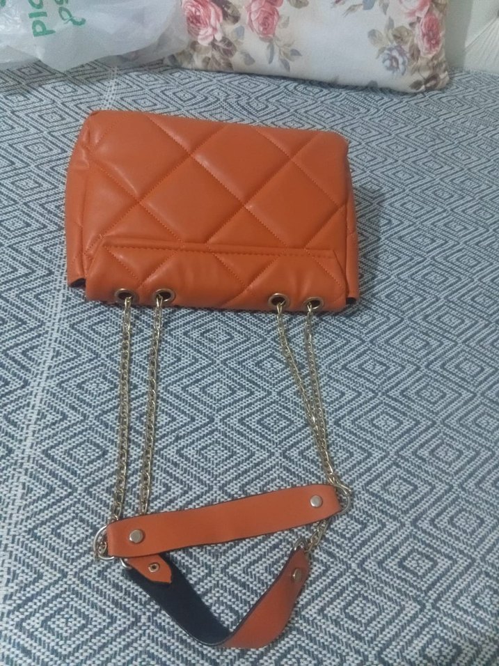 Zincir Detaylı Parlak Kahverengi Deri Çanta - Görsel 4