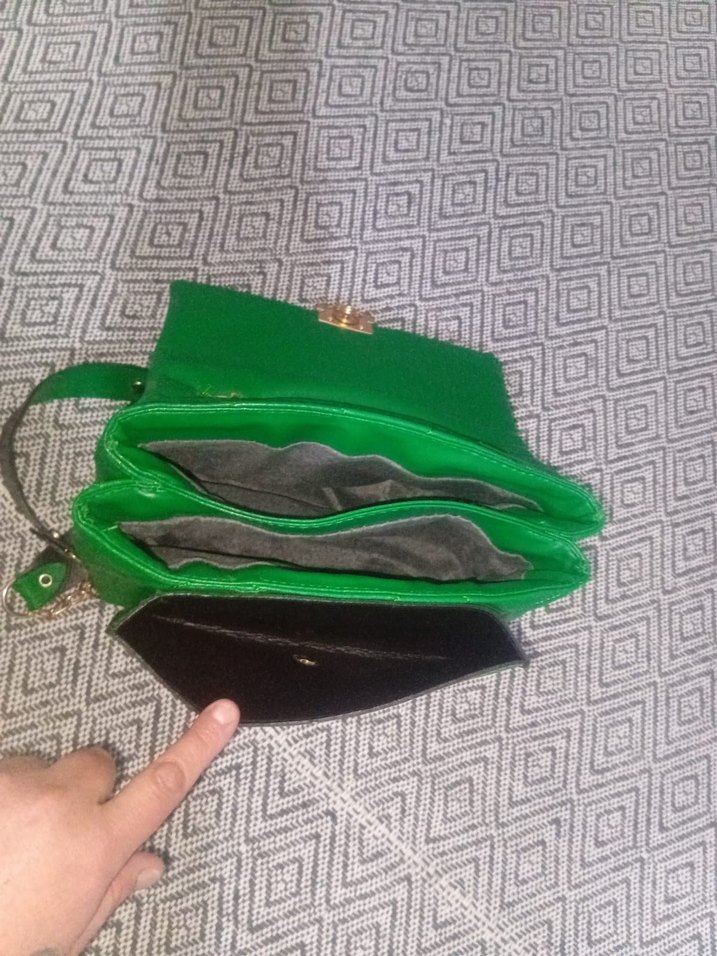 Zincir Detaylı Yeşil Deri Kadın Çanta - Görsel 3