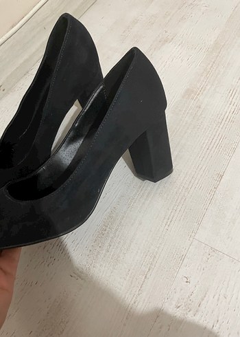 Siyah Süet Tokalı Topuklu Kadın Ayakkabı - Görsel 3