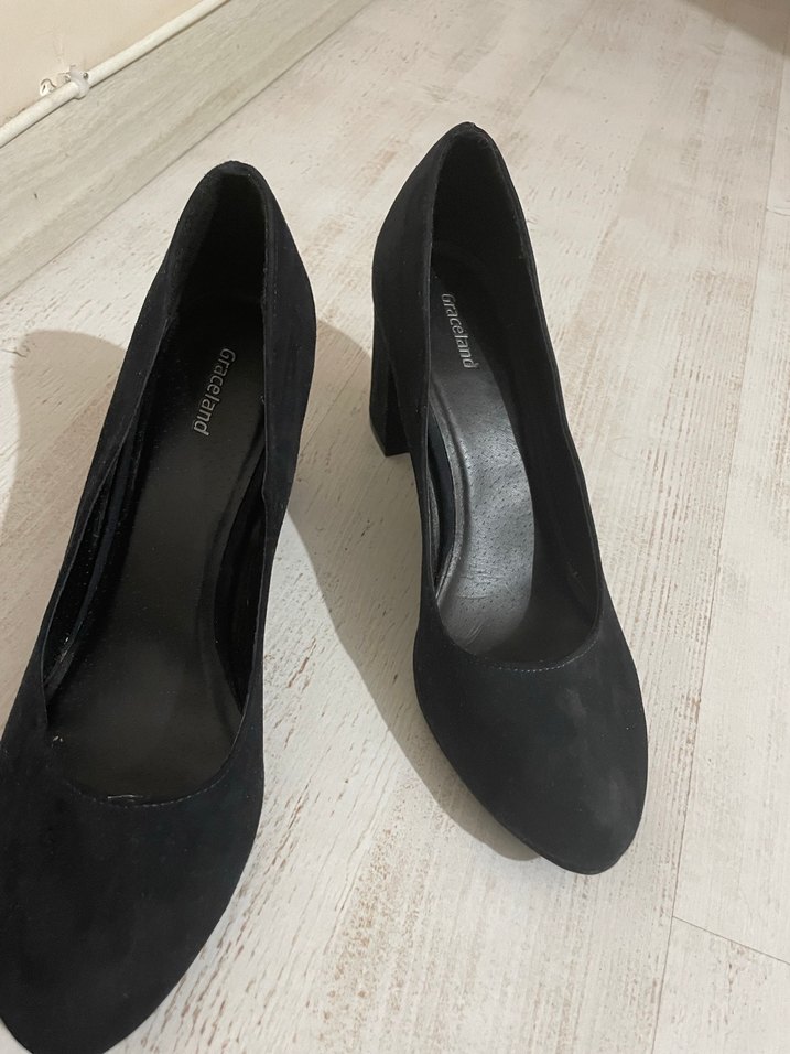 Siyah Süet Tokalı Topuklu Kadın Ayakkabı - Görsel 2