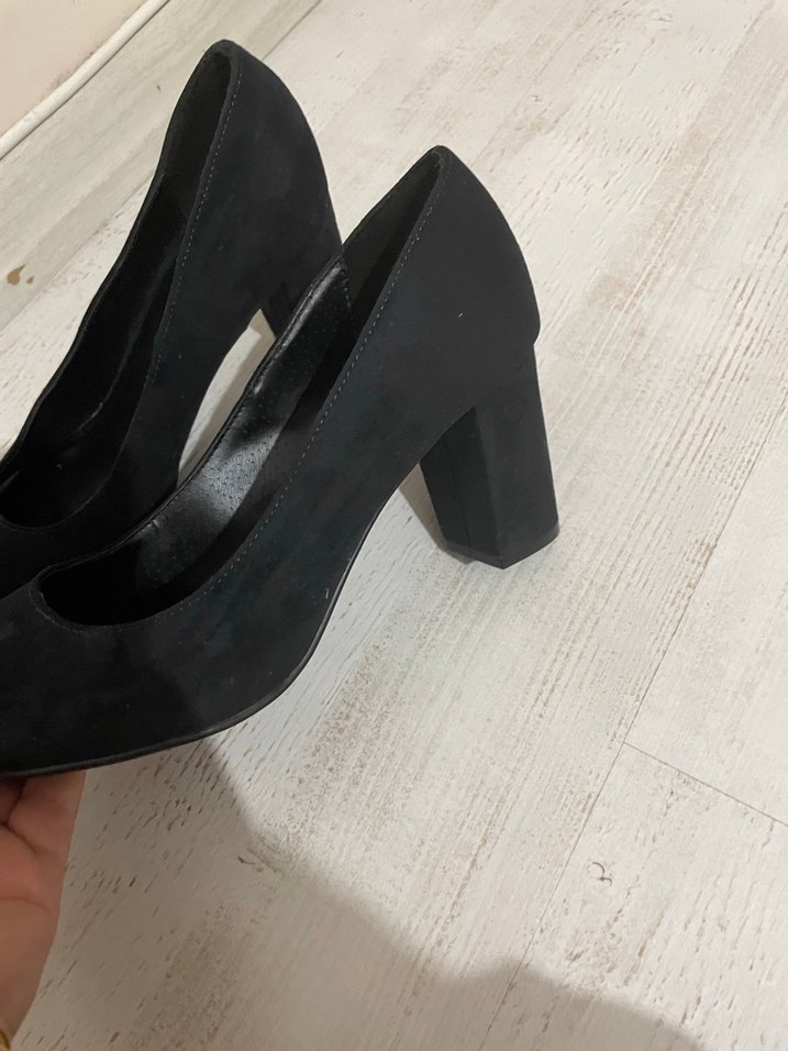 Siyah Süet Tokalı Topuklu Kadın Ayakkabı - Görsel 3