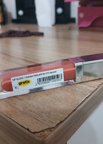 Bej Renkli Sıvı Mat Ruj - Görsel 3