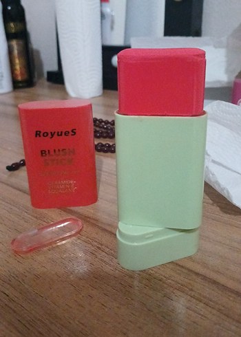 Royues Krem Allık Stick Kırmızı Parlak - Görsel 4