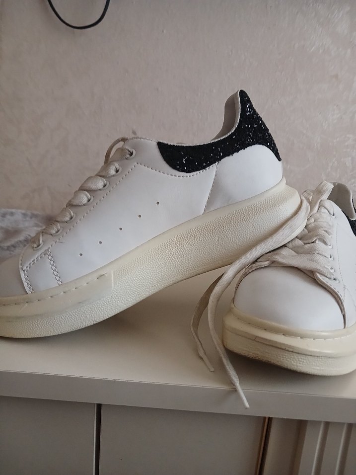 Beyaz Parlak yüksek Topuklu Kadın Sneaker orijinal  kodlu ürün - Görsel 2