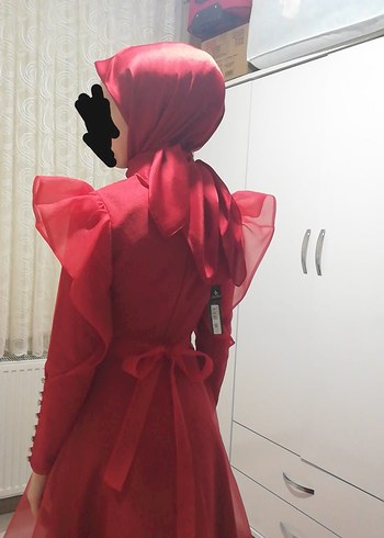 Kırmızı abiye - Görsel 3