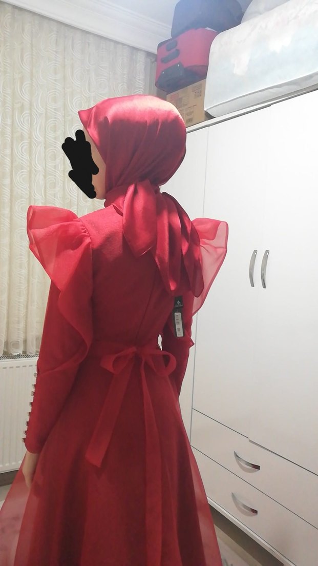 Kırmızı abiye - Görsel 3